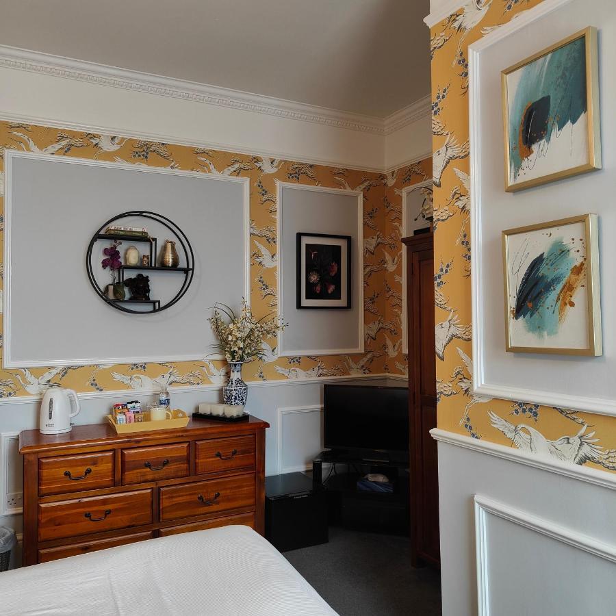The Corner House Bed & Breakfast Lowestoft Exterior photo